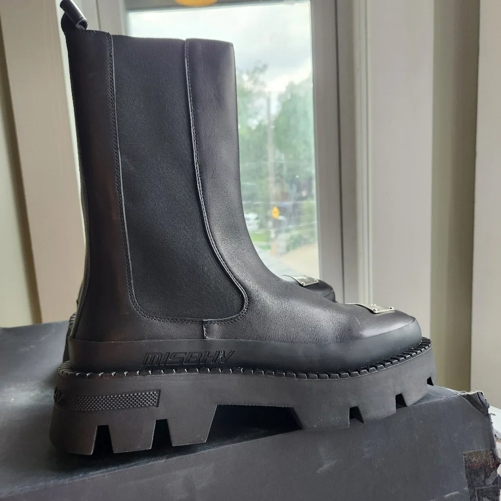 Misbhv Black 'The 2000' Chelsea Boots size 42 BNWB (no lid)